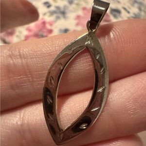 Vintage Solid sterling silver pendant new
